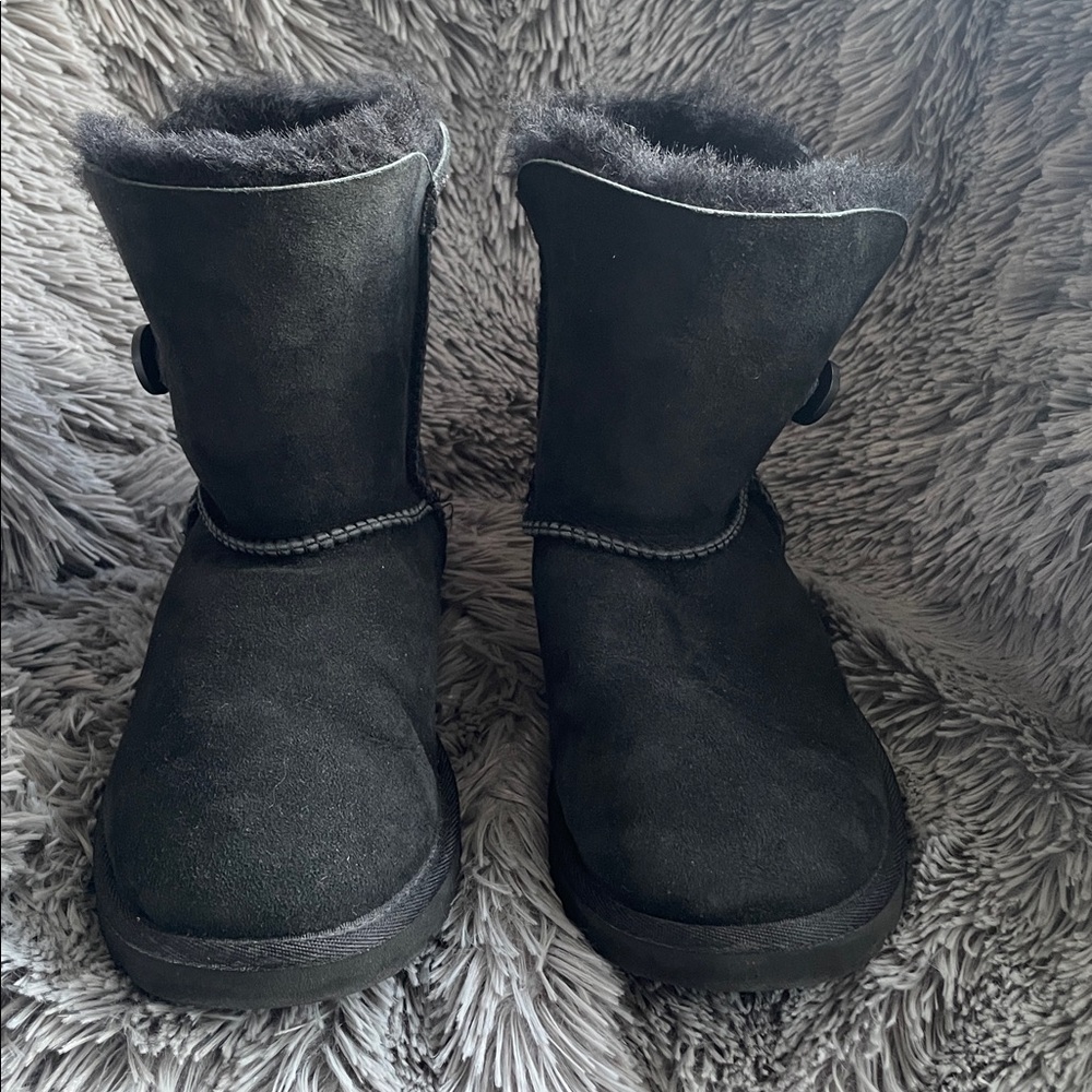 UGG Bailey Button II - Picture 2 of 16